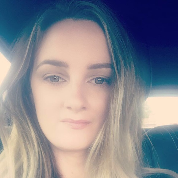 Meet your Posher, Amber - Picture 2 of 2